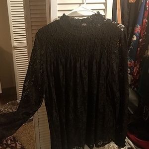 Cable and Gauge Black long sleeve lace blouse